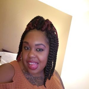 Meet your Posher, Quona